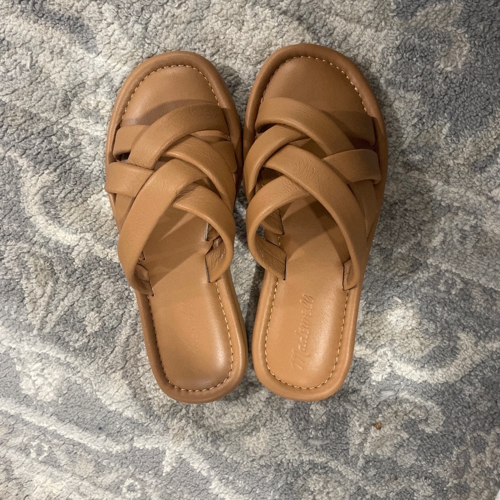 Puffy woven slides in leather desert camel size:7